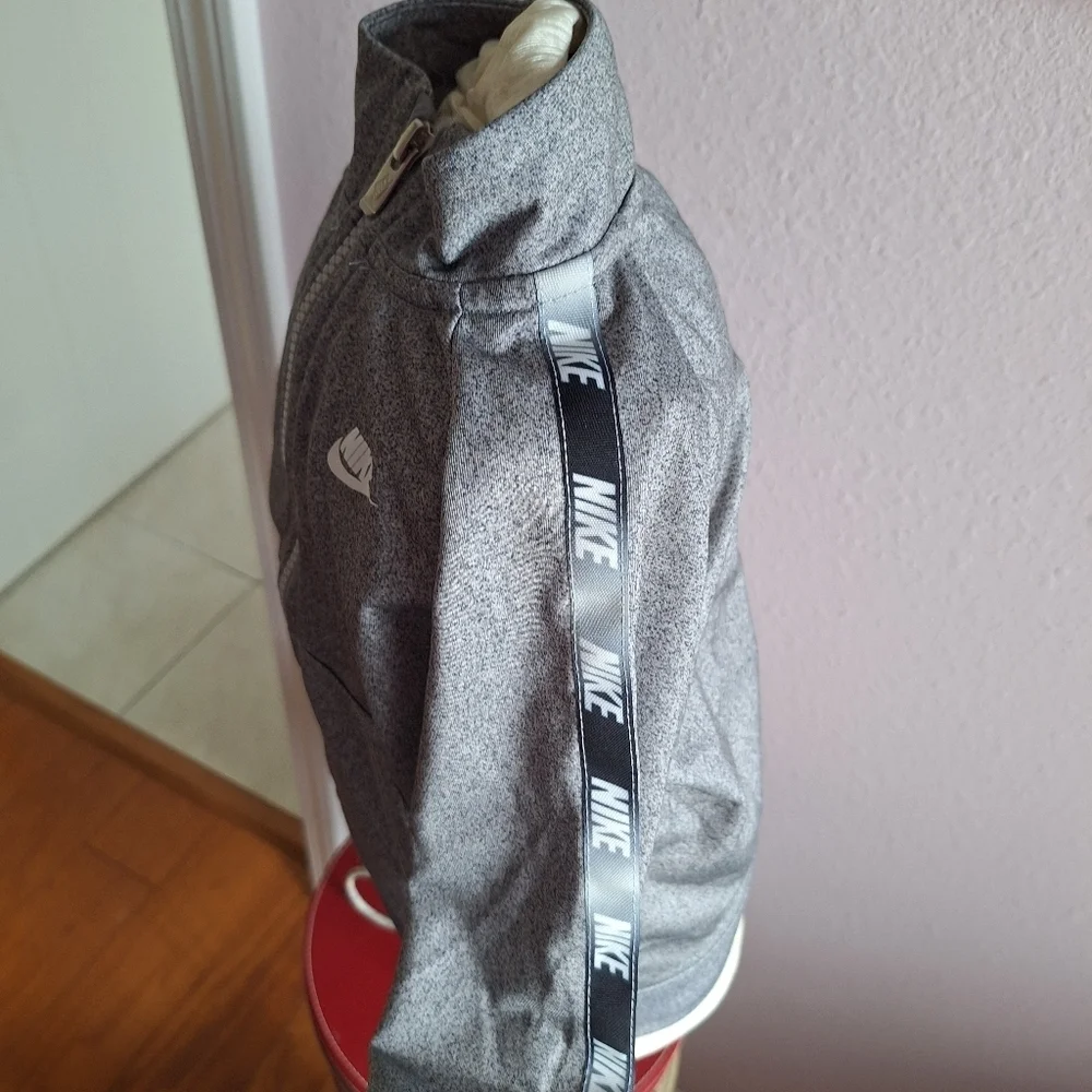 Nike Boys Girls Toddler 2T Zip UP Jacket